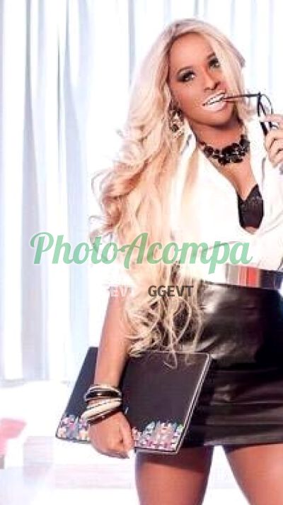 Anita Lira, transex em São Vicente