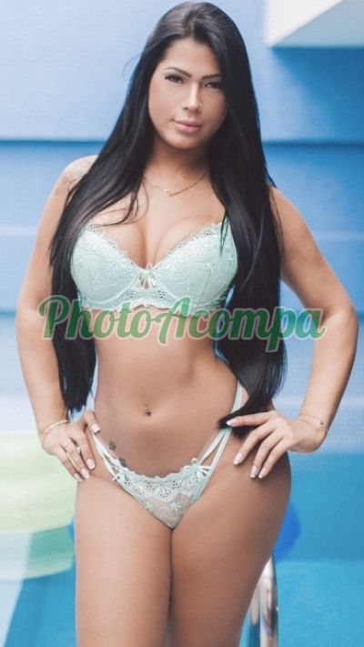 Anitta, transex em Bela Vista (SP)