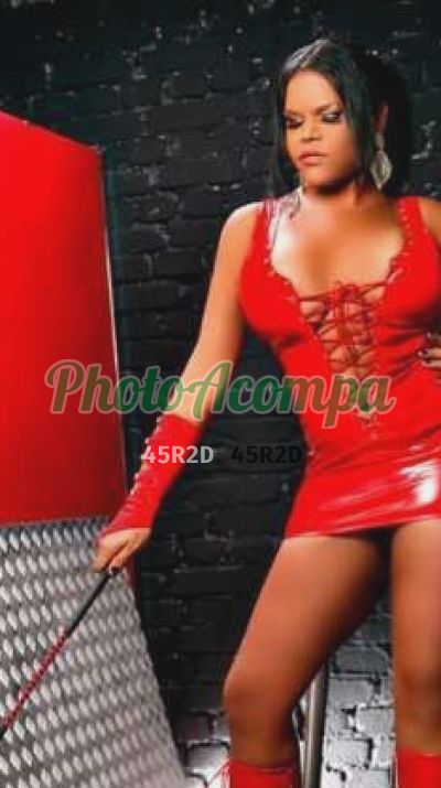 Bianca, travesti no Centro (RJ)