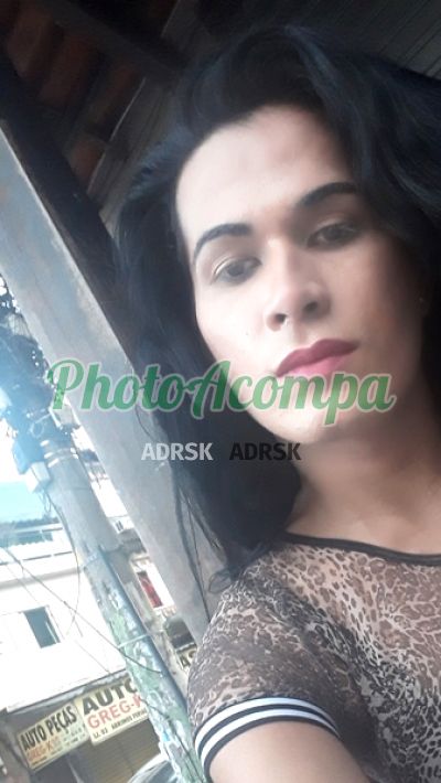 Isis, travesti em Jacarepaguá (RJ)