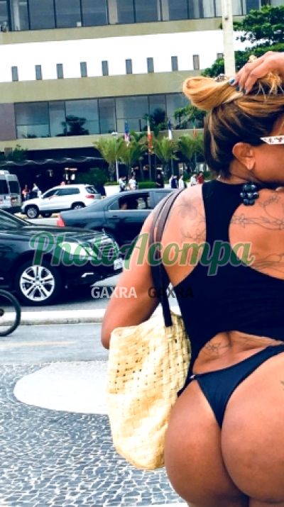 Letícia, transex na Barra da Tijuca (RJ)