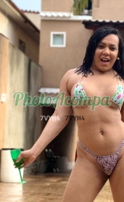 Ohara, travesti em Copacabana (RJ)