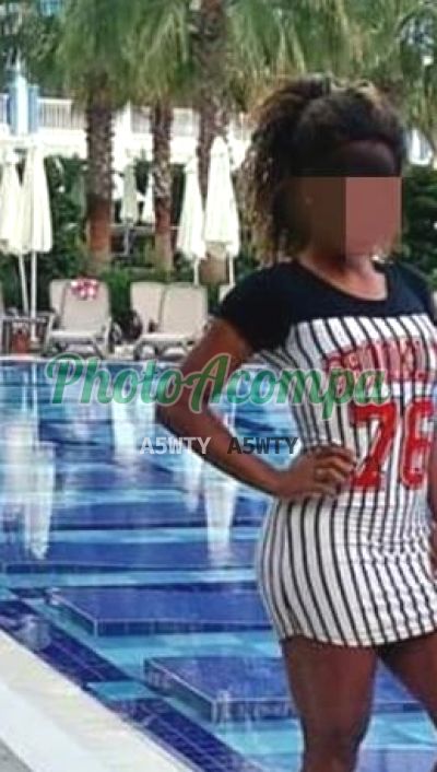 Pri Mineirinha, garota de programa em Copacabana (RJ)