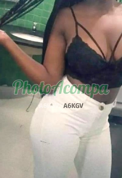 Lara Júlia, garota de programa na Zona Leste (SP)