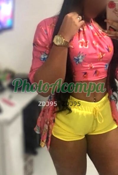 Leninha, garota de programa no Recreio dos Bandeirantes (RJ)