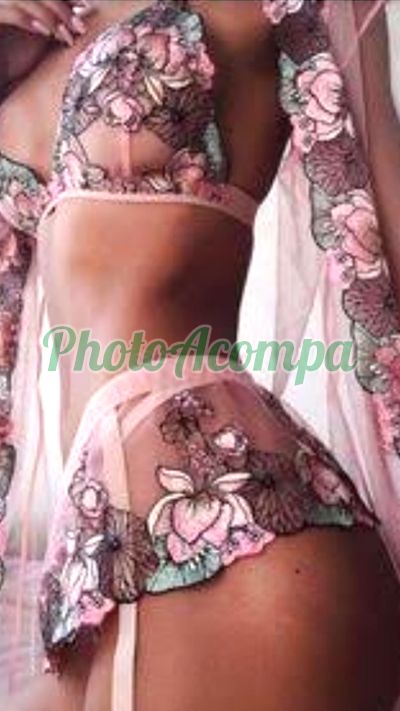 Jade Saleh, escort em São Paulo