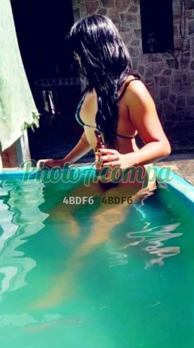 Amanda, transex no Centro (RJ)