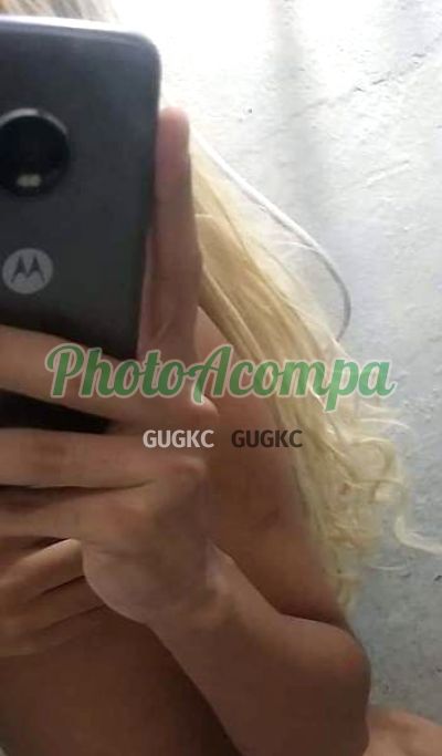 Valentinna, travesti no Guarujá