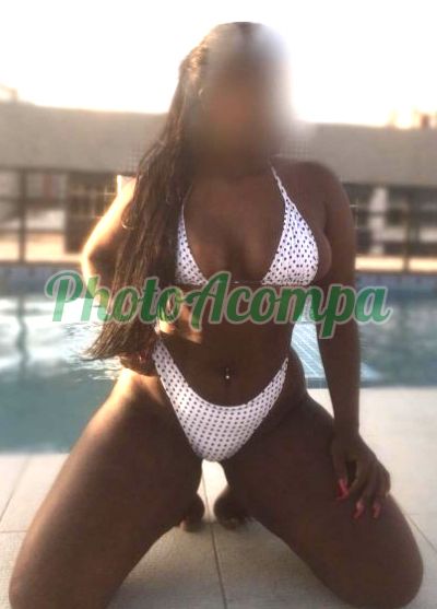 July, escort em Taguatinga