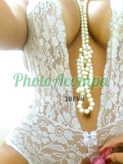 July Zara, garota de programa em Santos
