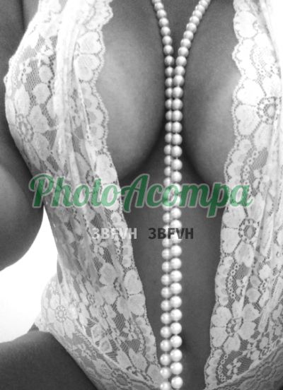 July Zara, escort em Santos