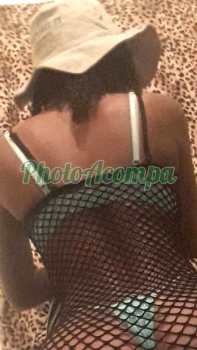 Lavínia, garota de programa em Niterói