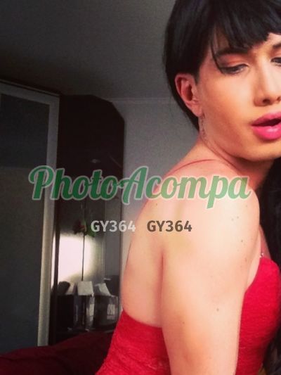 Clara, travesti em Santos
