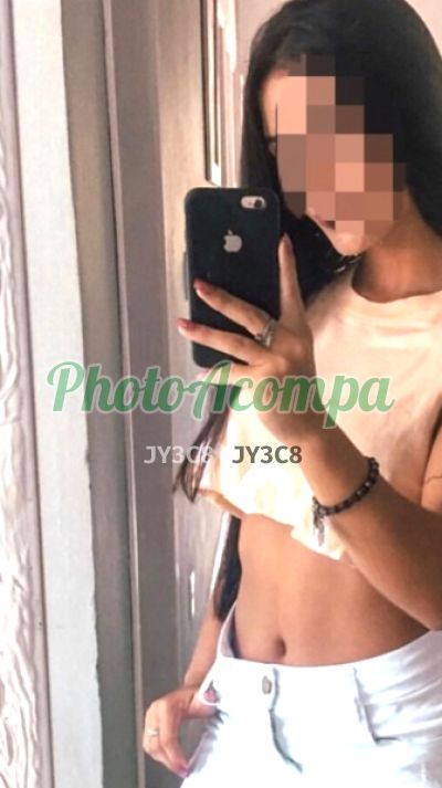Carla, garota de programa no Recreio dos Bandeirantes (RJ)