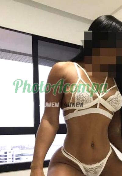 Júlia Lutenberg, escort em Salvador
