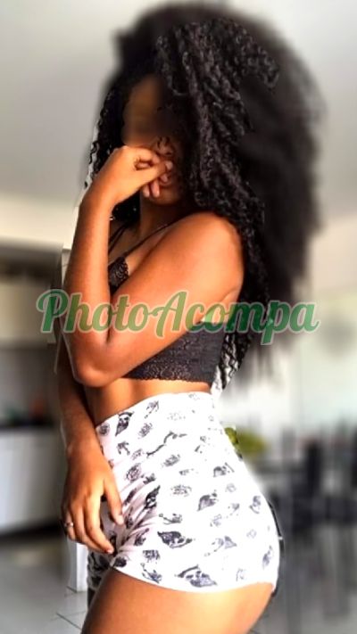 Laura, garota de programa na Liberdade (SP)