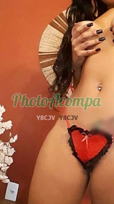 Anitta, garota de programa no Costa Azul (Salvador)