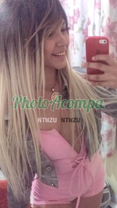 Júlia, acompanhante no Guará