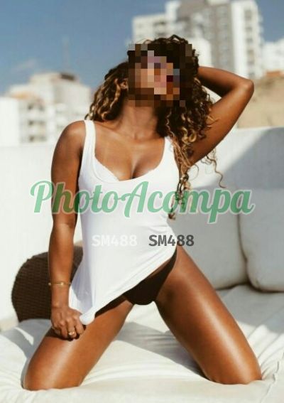 Carine Braga, garota de programa em Florianópolis