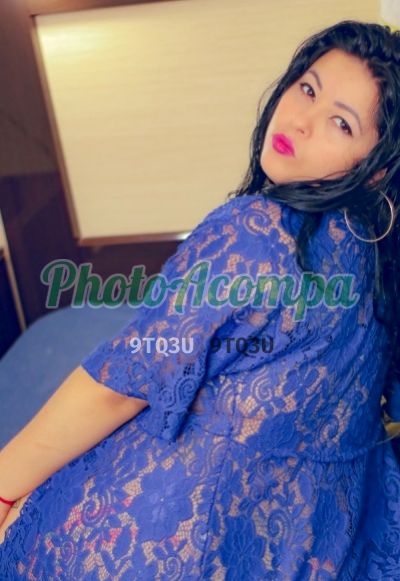 Carlinha, garota de programa no Guarujá