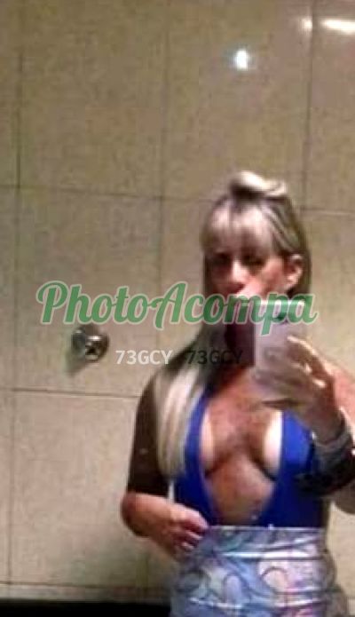 Kelly, travesti na Zona Norte (RJ)