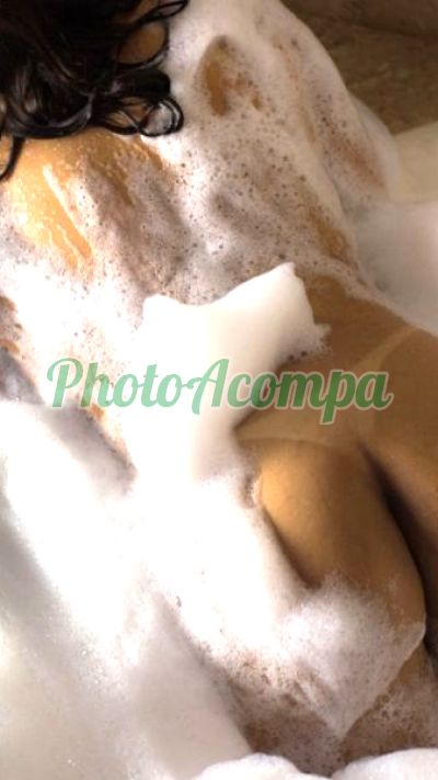 Suzy, escort no Guarujá