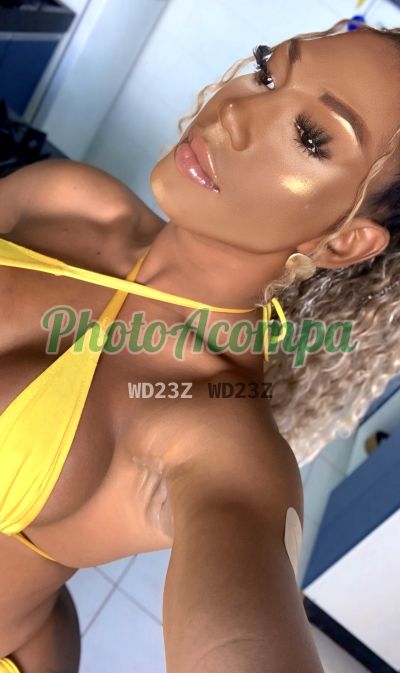 Adria Knowles, travesti em São Paulo