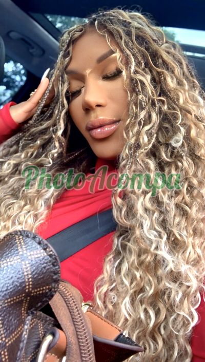 Adria Knowles, trans em São Paulo