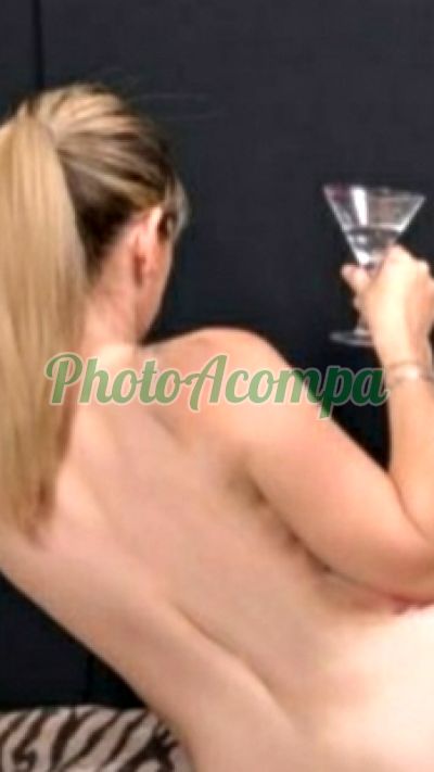 Janaína, acompanhante em Joinville