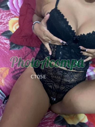 Dafiny Lira, garota de programa em Recife