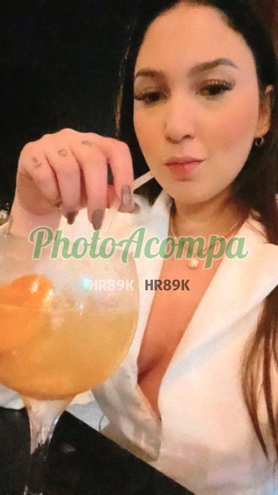 Carolina, Acompanhante em Pindamonhangaba