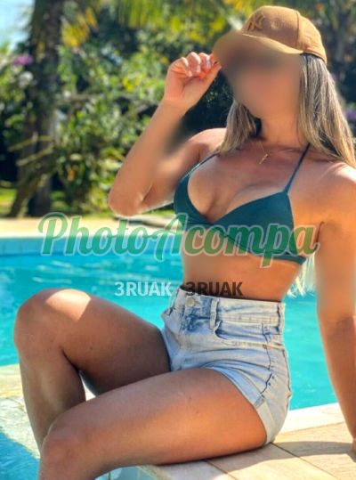 July, garota de programa em Copacabana (RJ)