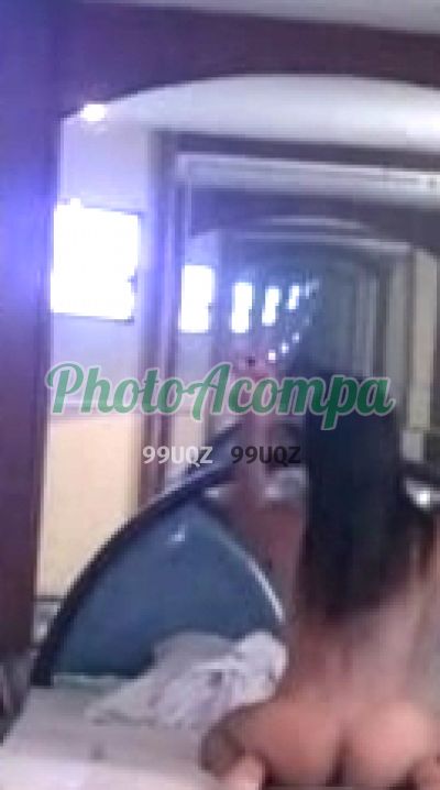 Natali Oliveira, transex na Zona Norte (RJ)