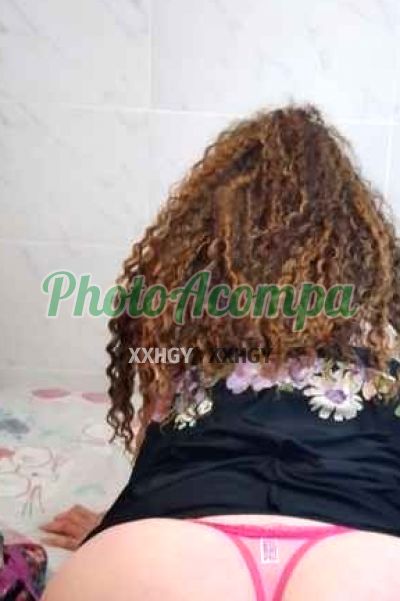 Valéria, travesti na Zona Norte (SP)
