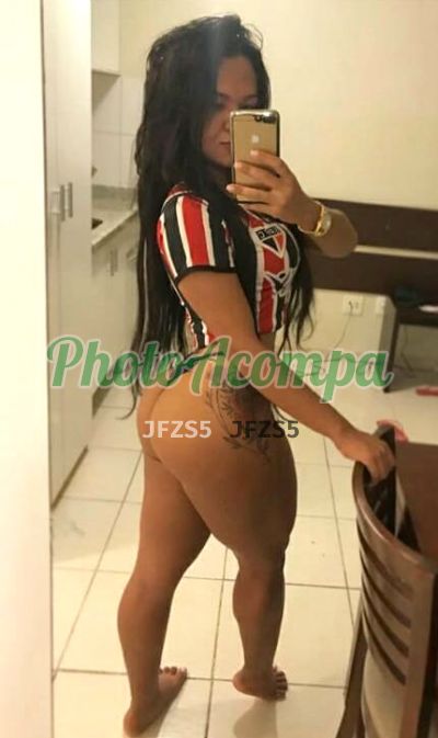 Julie, garota de programa em Copacabana (RJ)