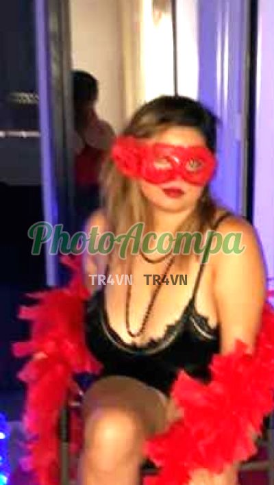 Lídia, acompanhante no Rio de Janeiro