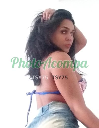 Anitta, travesti no Centro (SP)