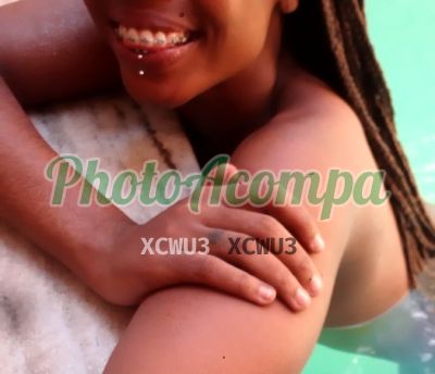 Natasha, acompanhante em Mesquita