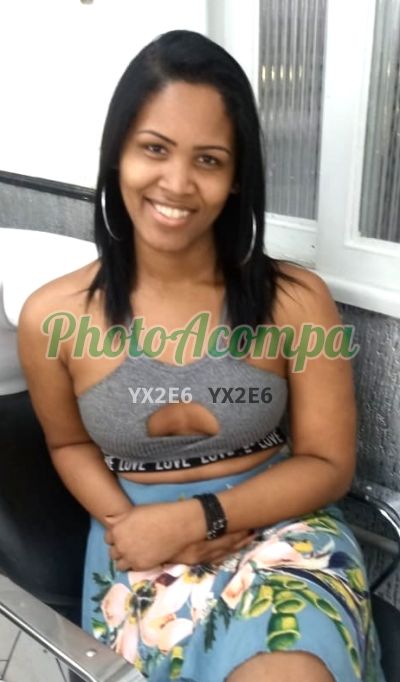 Geyse, travesti na Zona Norte (RJ)
