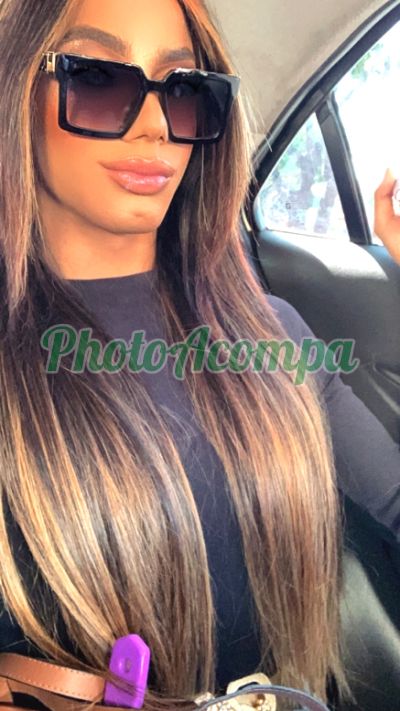 Bruna, transex bem dotada em curta temporada na cidade