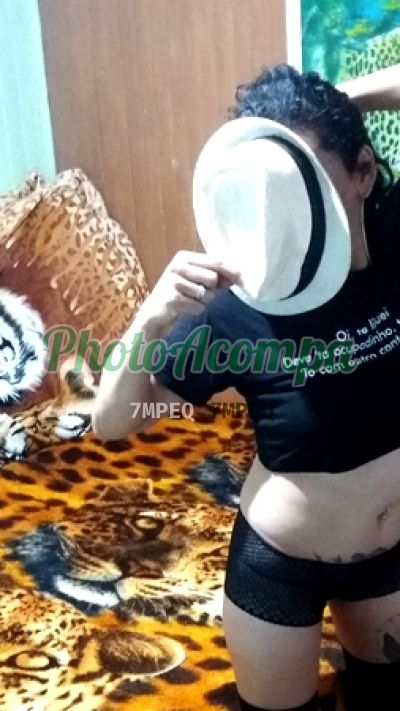Júlia, garota de programa em Palhoça