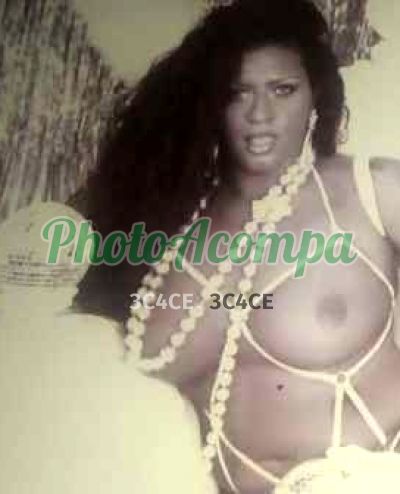 Cintya, travesti na Zona Norte (RJ)