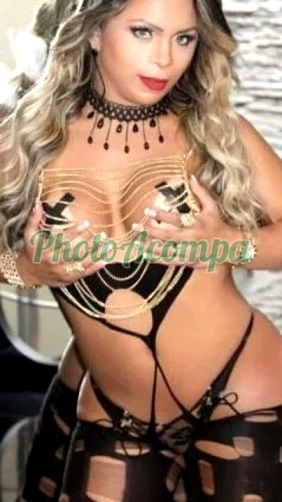 Thayla Santos, travesti em Batel (Curitiba)