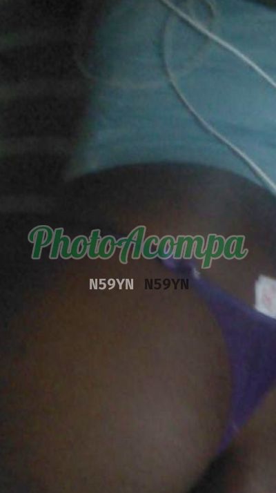 July, escort em Cariacica