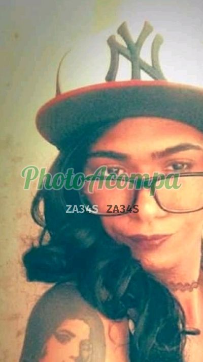 Louise, travesti na Barra da Tijuca (RJ)