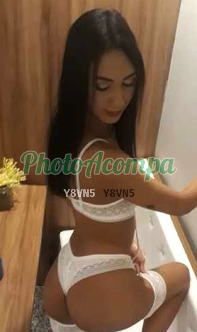 Mikaella, travesti em São Vicente