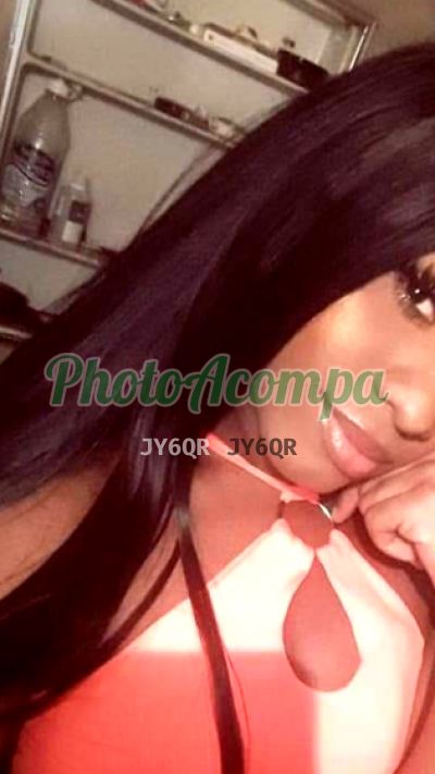 Stefanny, travesti na Zona Oeste (RJ)