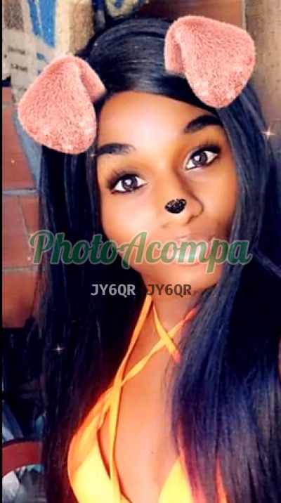 Stefanny, travesti na Zona Oeste (RJ)