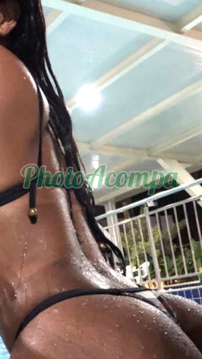 Paola, escort em Betim