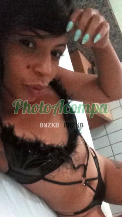 Eloá Tiffany, Garota de programa em Prazeres (Recife)